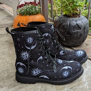 Hot Topic moon and stars boots